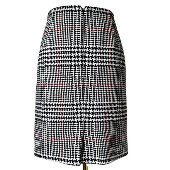 Talbots | Classic Black & White Plaid Skirt Sz 6P - Picture 2 of 3